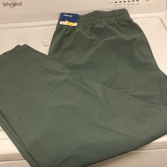 💚💚 HIGH WAISTED SLEEK TECH CARGO ANKLE PANTS 💚💚 - Picture 1 of 8